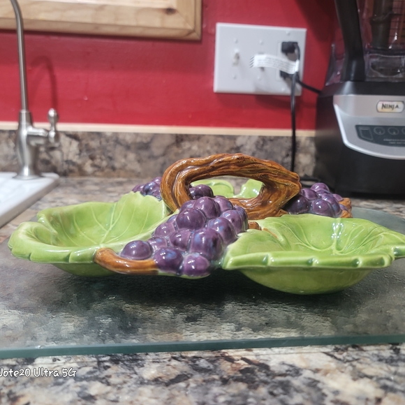 0826. Vintage 1963 Arnels Ceramic Molds Vibrant Green & Purple Ceramic Platter - Picture 3 of 8
